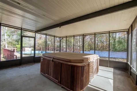 16040 Highway 69 Savannah TN 38372