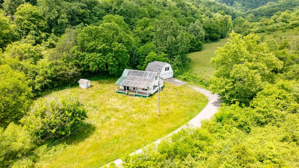 8100 Eaton Hollow Road Christiana TN 37037
