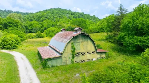 8100 Eaton Hollow Road Christiana TN 37037