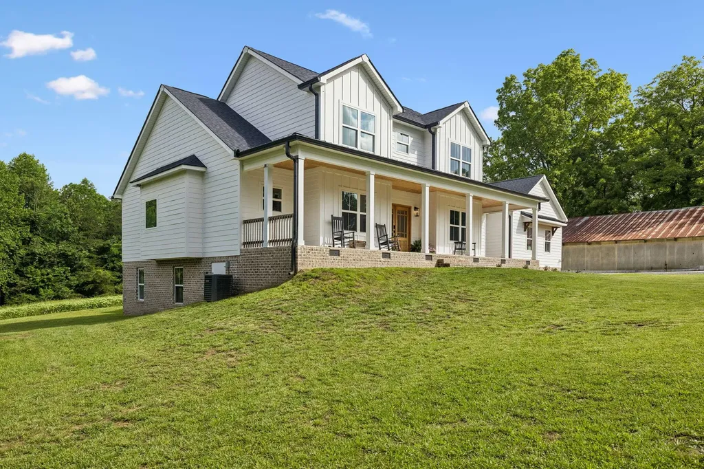 6949 Sawyer Road Signal Mountain TN 37377