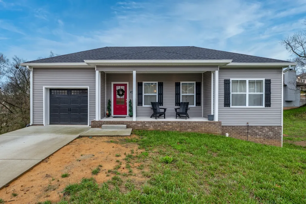 1239 Oxford Village Circle Columbia TN 38401