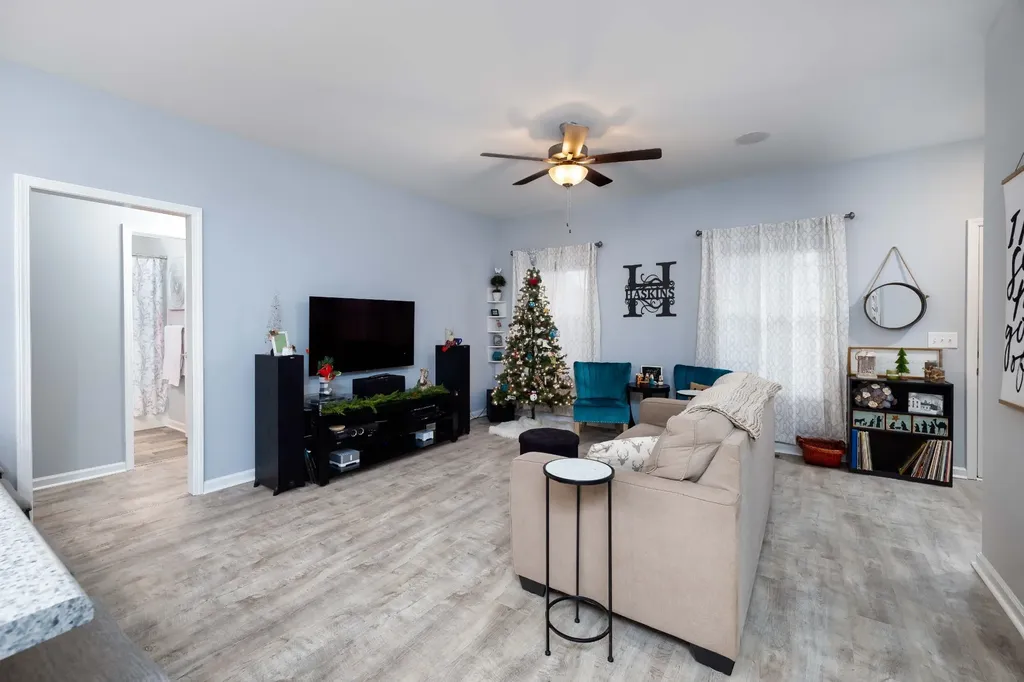 1239 Oxford Village Circle Columbia TN 38401