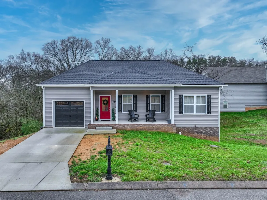 1239 Oxford Village Circle Columbia TN 38401