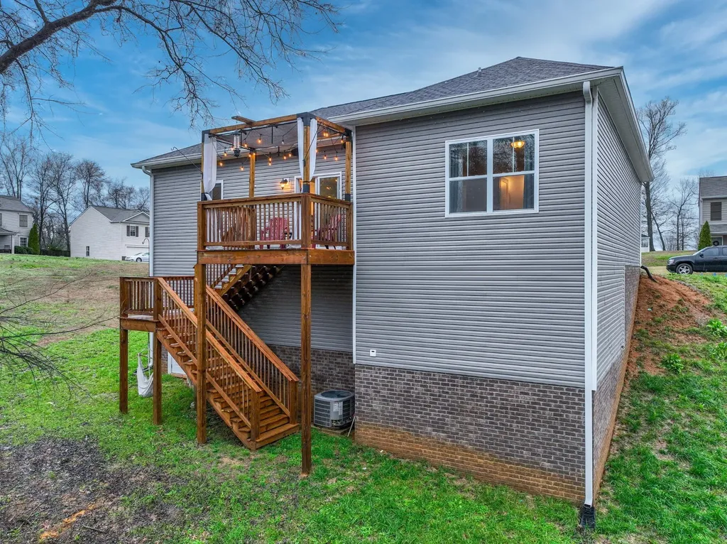 1239 Oxford Village Circle Columbia TN 38401