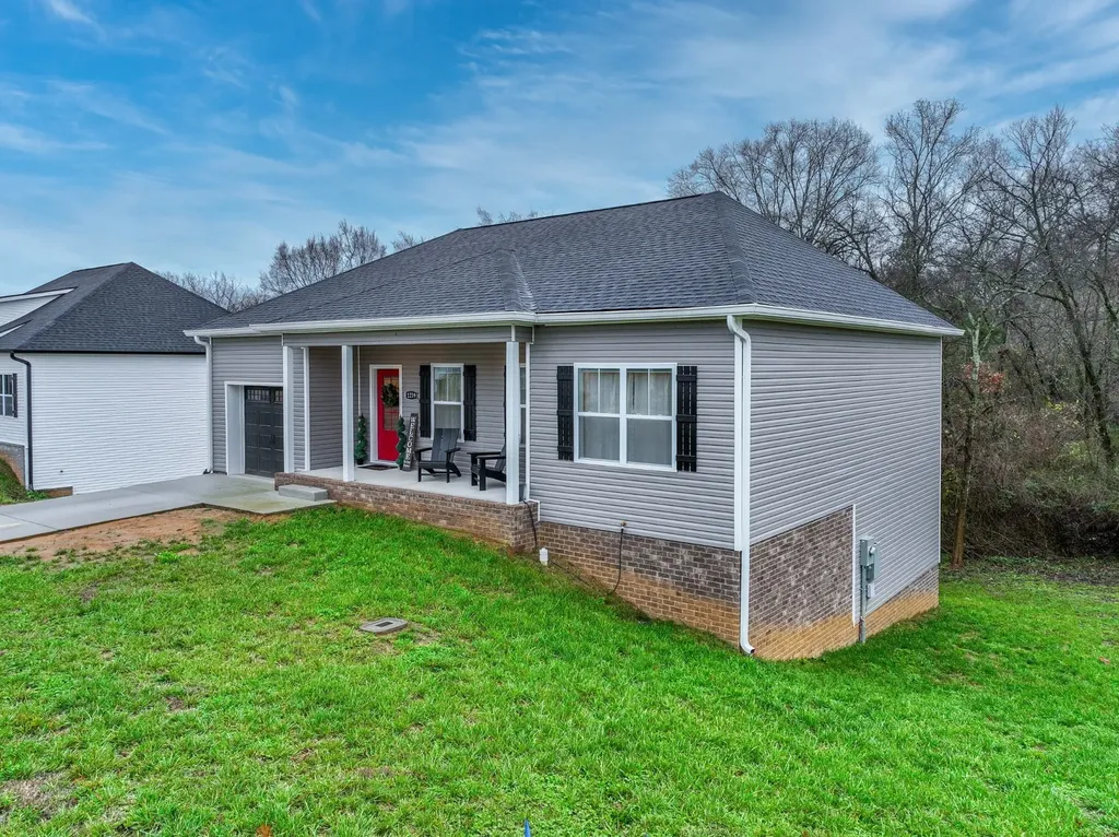 1239 Oxford Village Circle Columbia TN 38401