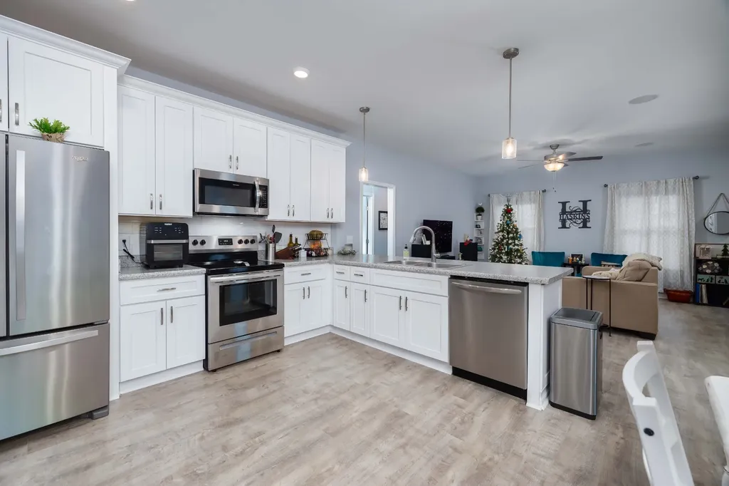 1239 Oxford Village Circle Columbia TN 38401