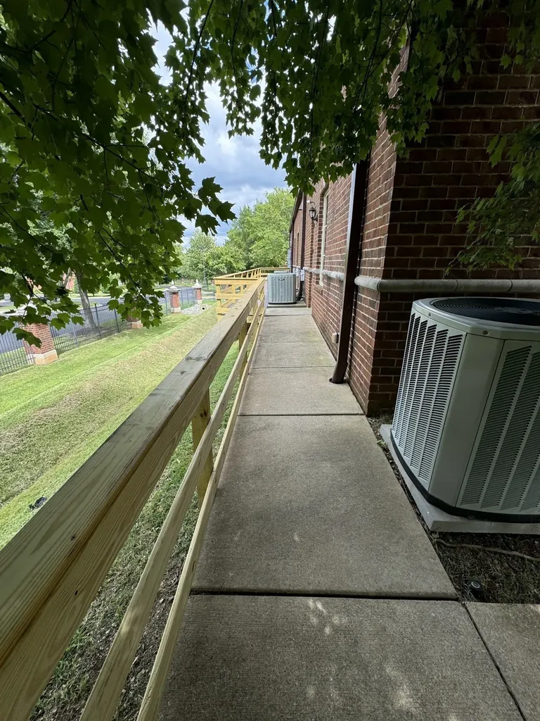 212 N Castle Heights Avenue Lebanon TN 37087