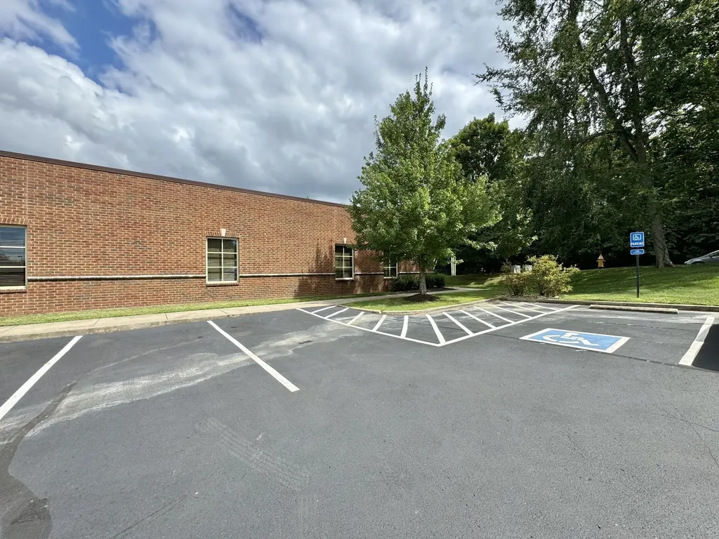212 N Castle Heights Avenue Lebanon TN 37087