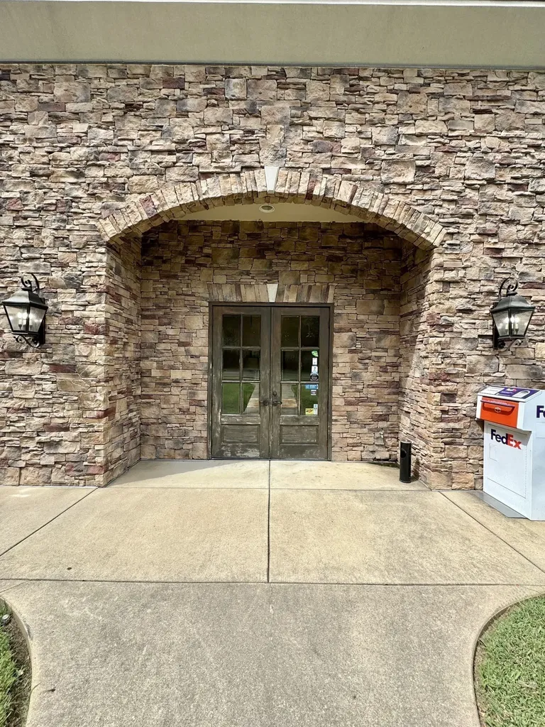 212 N Castle Heights Avenue Lebanon TN 37087