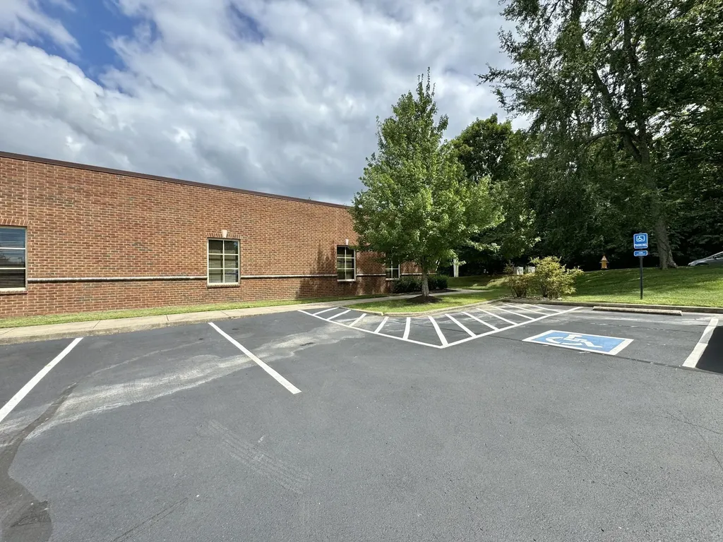 212 N Castle Heights Avenue Lebanon TN 37087
