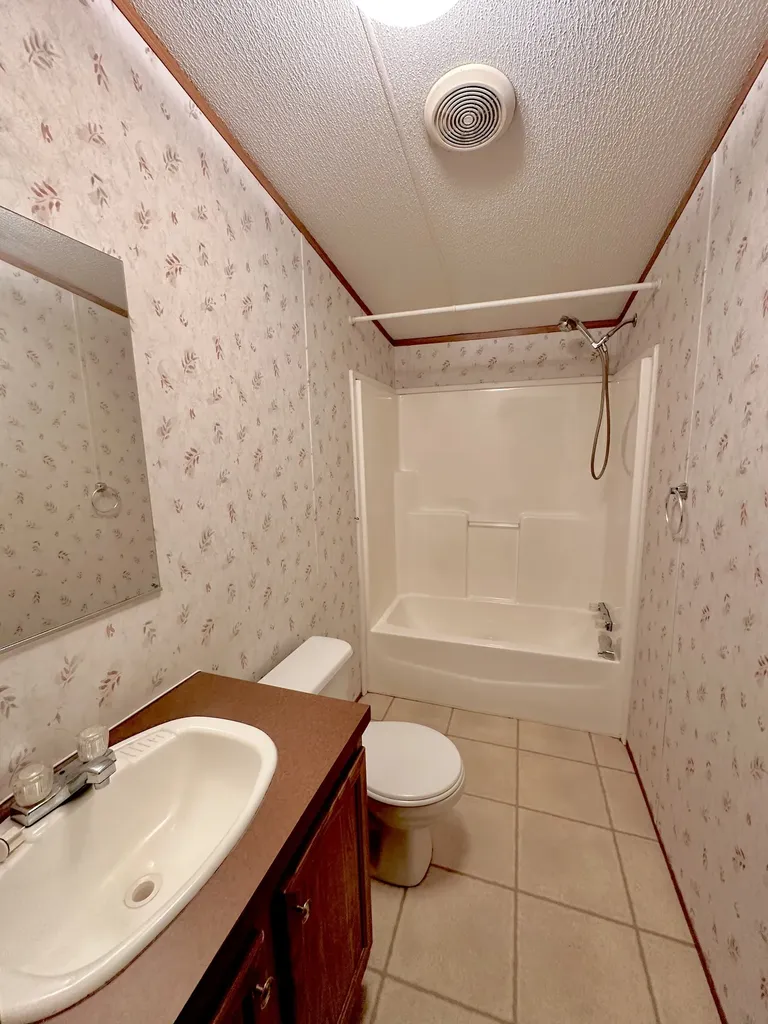 1865 Mcwhorter Road Cunningham TN 37052
