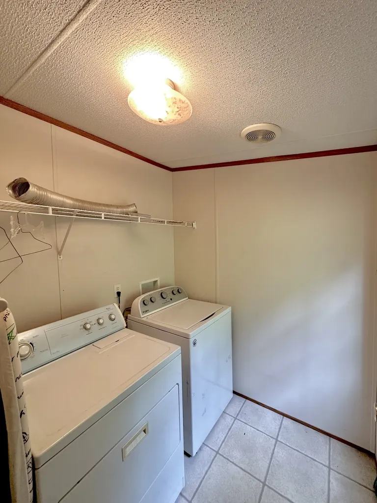 1865 Mcwhorter Road Cunningham TN 37052