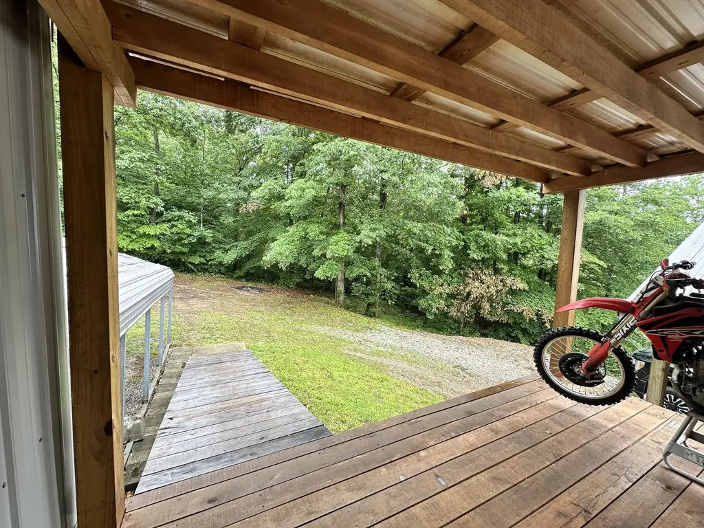 1865 Mcwhorter Road Cunningham TN 37052