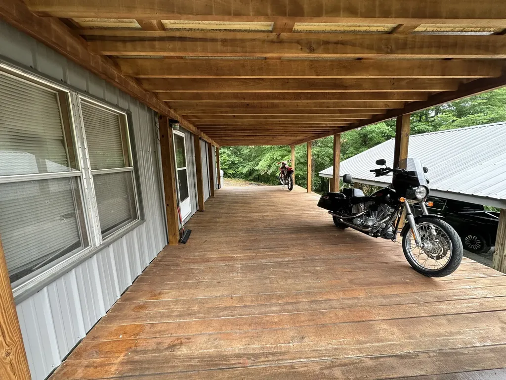 1865 Mcwhorter Road Cunningham TN 37052