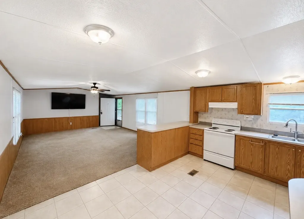 1865 Mcwhorter Road Cunningham TN 37052