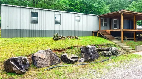 1865 Mcwhorter Road Cunningham TN 37052