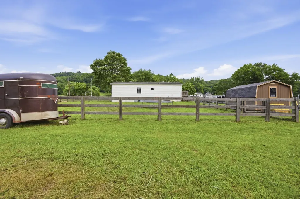 2907 Dodson Gap Road Culleoka TN 38451