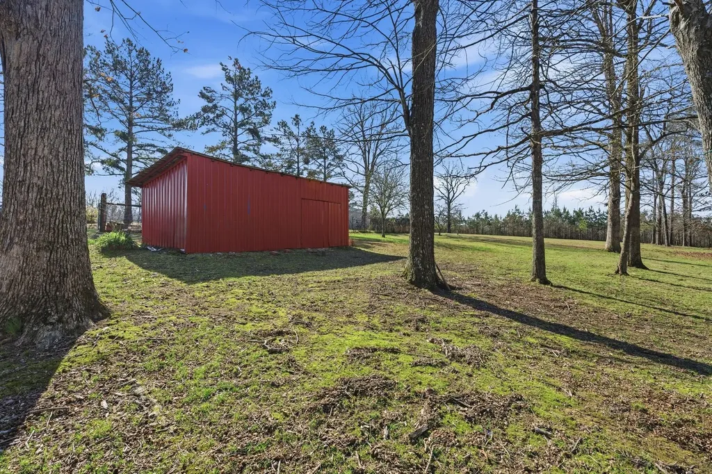 91 Whispering Oaks Street Summertown TN 38483