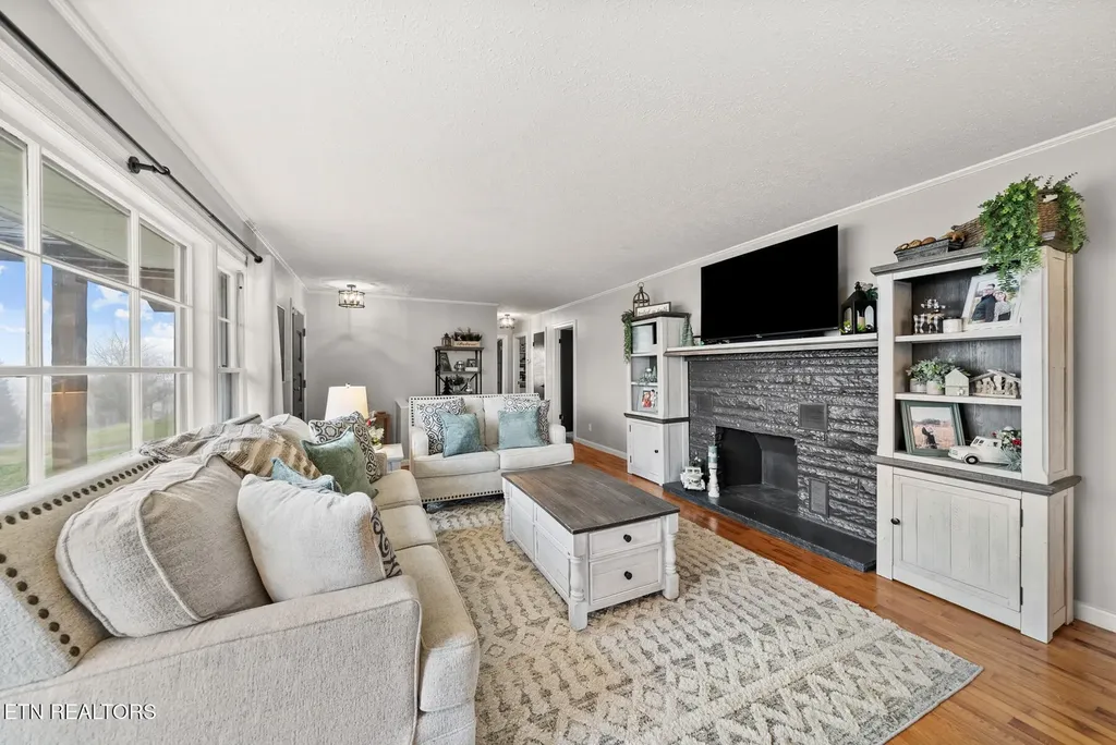 448 Woolsey Road Harriman TN 37748