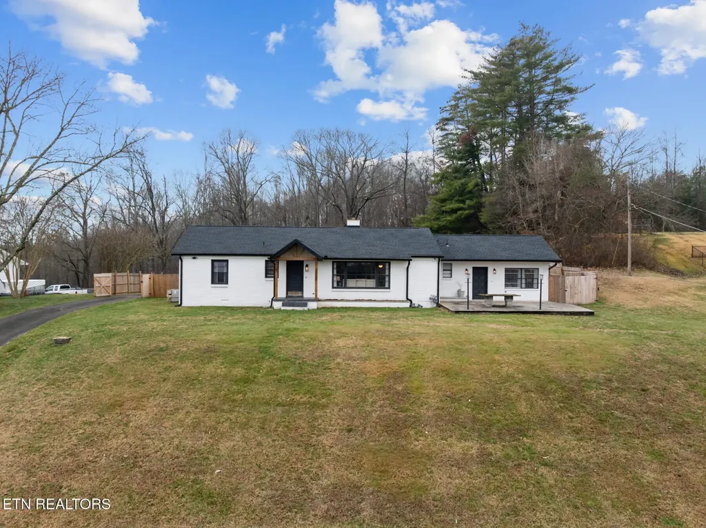 448 Woolsey Road Harriman TN 37748