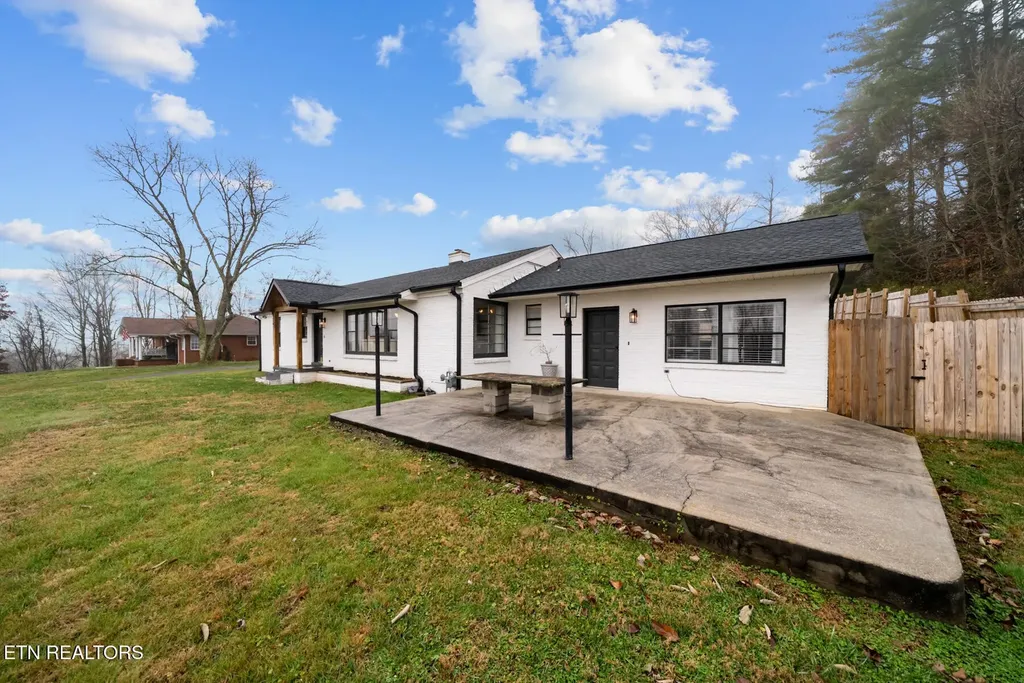 448 Woolsey Road Harriman TN 37748