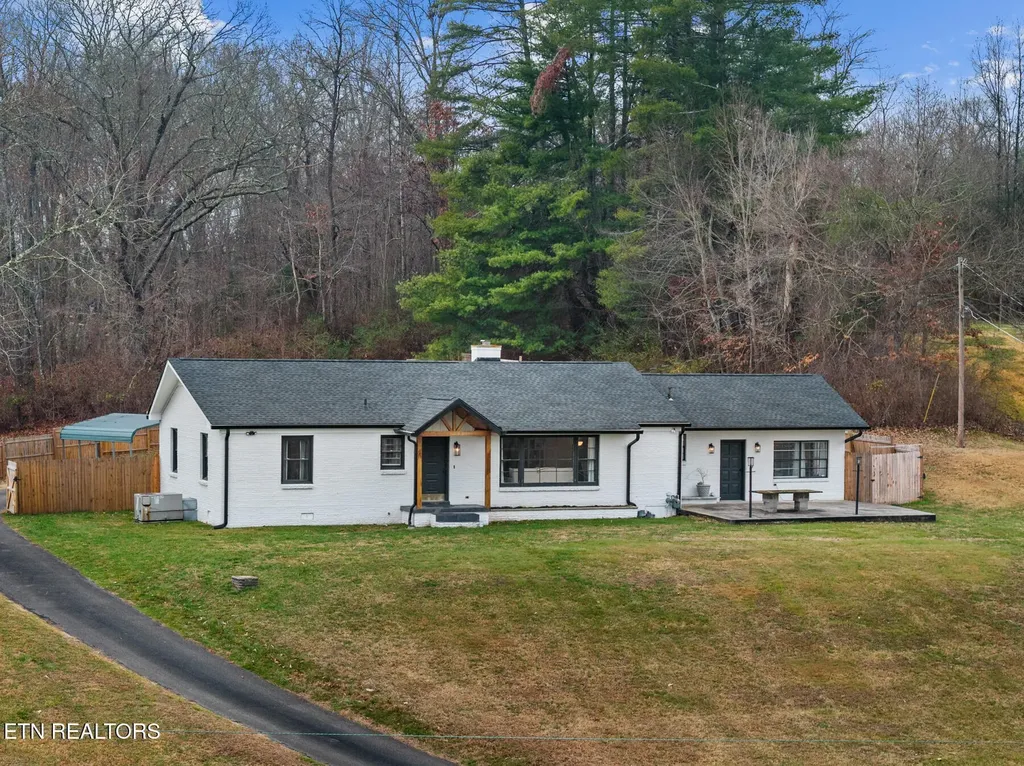 448 Woolsey Road Harriman TN 37748
