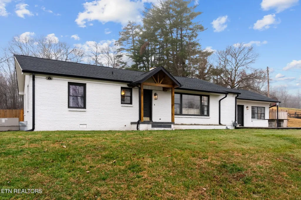 448 Woolsey Road Harriman TN 37748