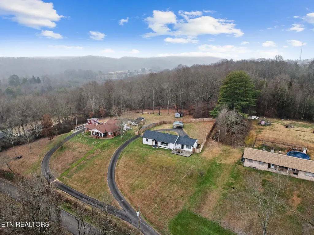 448 Woolsey Road Harriman TN 37748