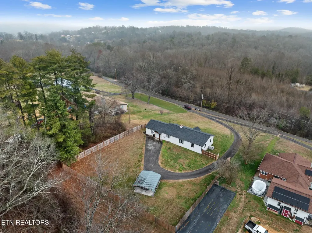 448 Woolsey Road Harriman TN 37748