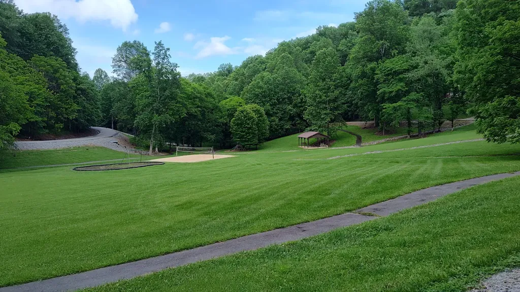 6 Bay Drive Lancaster TN 38569