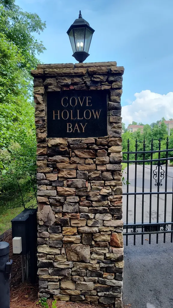 6 Bay Drive Lancaster TN 38569