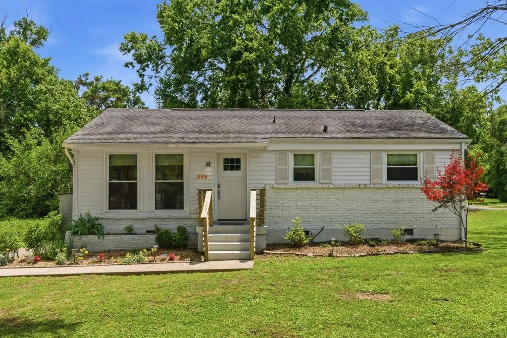 800 Oak Street Nashville TN 37216