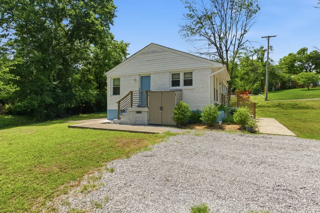 800 Oak Street Nashville TN 37216