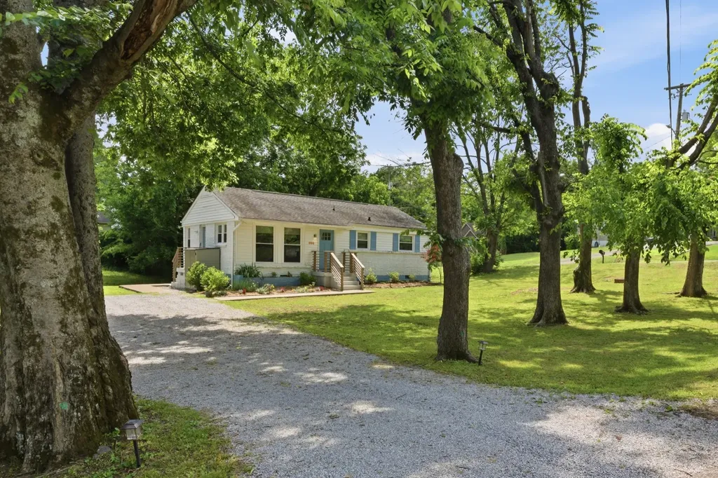 800 Oak Street Nashville TN 37216