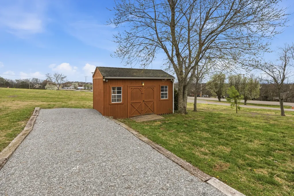 415 Woodlands Drive Gallatin TN 37066