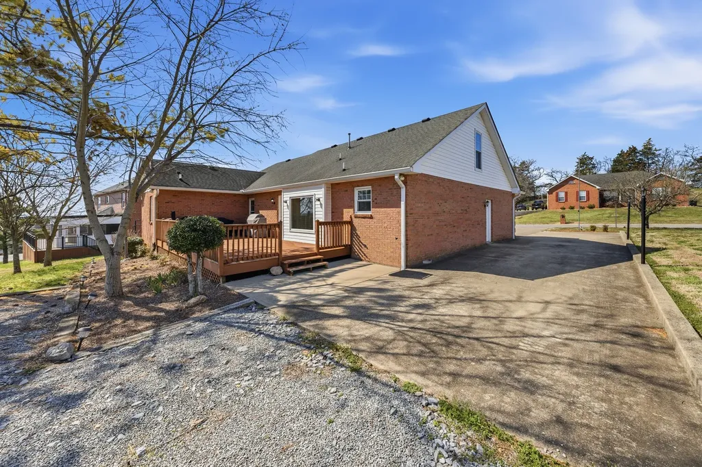 415 Woodlands Drive Gallatin TN 37066