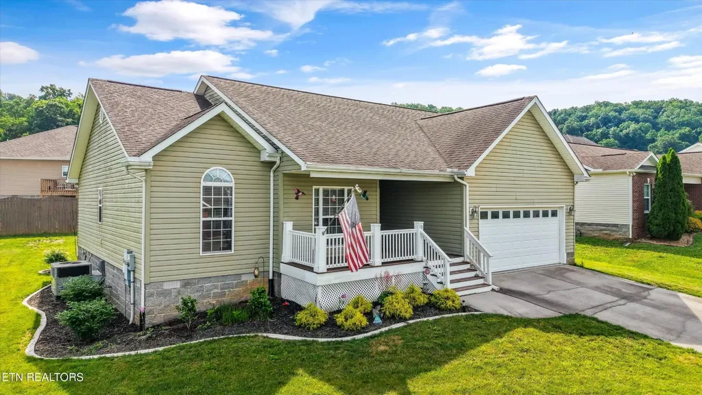 118 Cornerstone Circle Clinton TN 37716