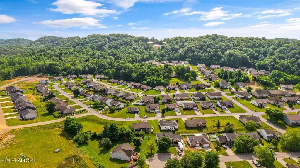 118 Cornerstone Circle Clinton TN 37716