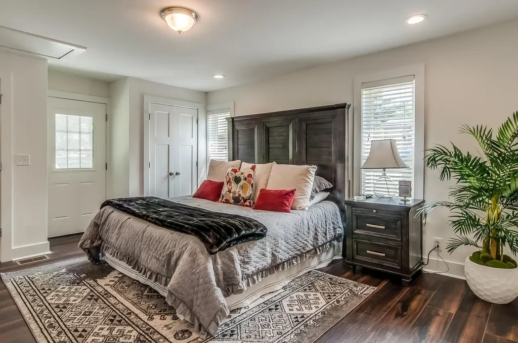 11 Waters Avenue Nashville TN 37206