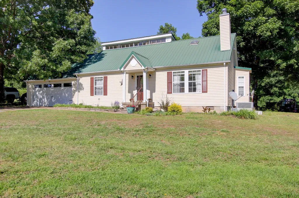 4507 Highway 48 Cumberland Furnace TN 37051