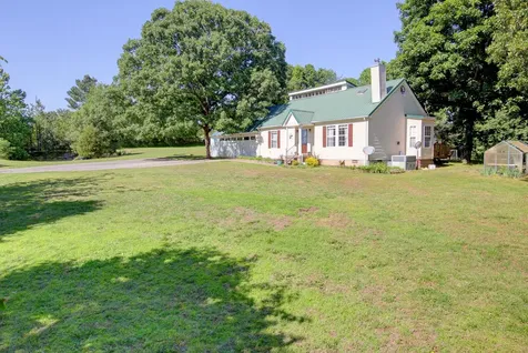 4507 Highway 48 Cumberland Furnace TN 37051