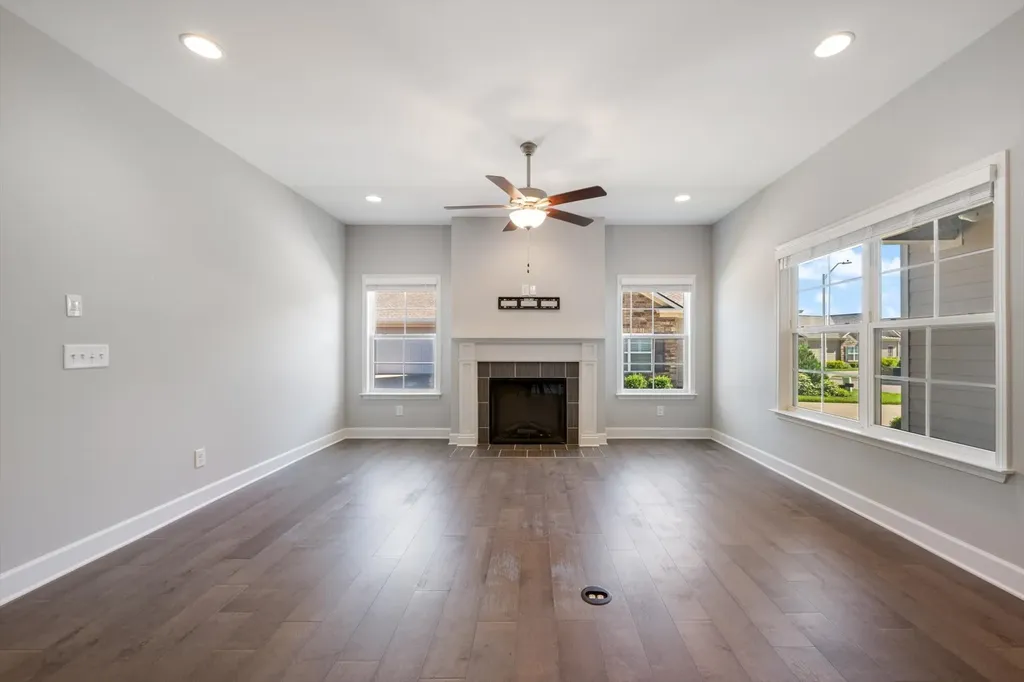 2326 Stonecenter Lane Murfreesboro TN 37128