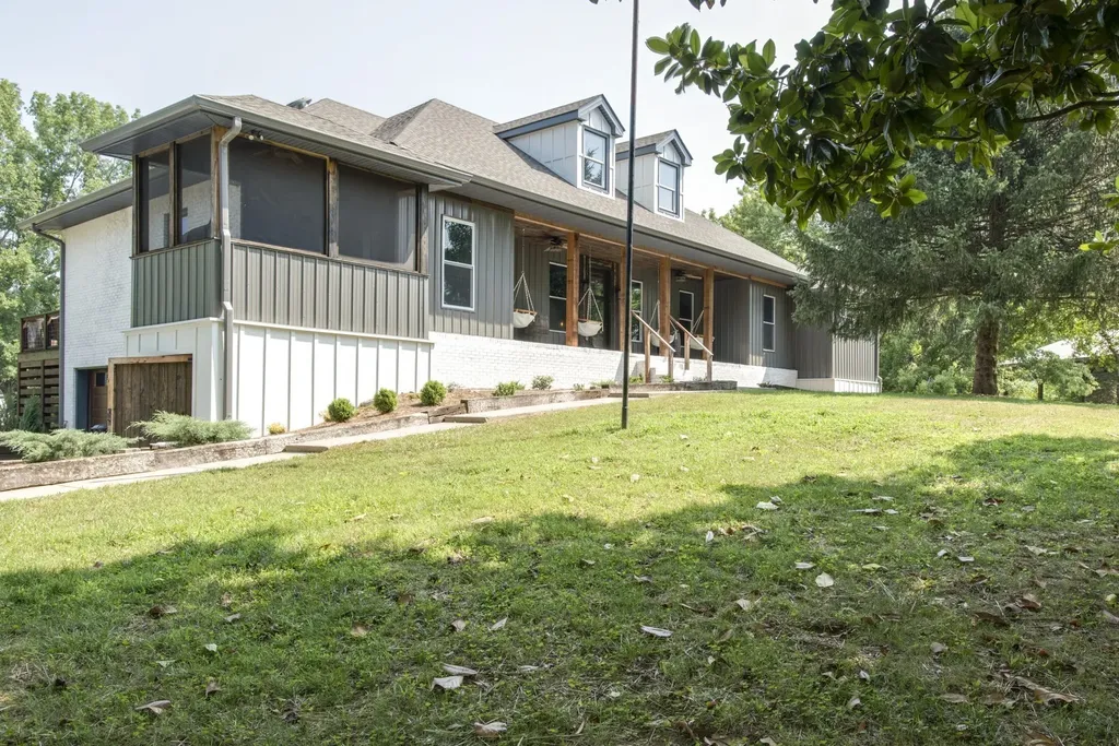 1014 Lakeview Circle Ashland City TN 37015
