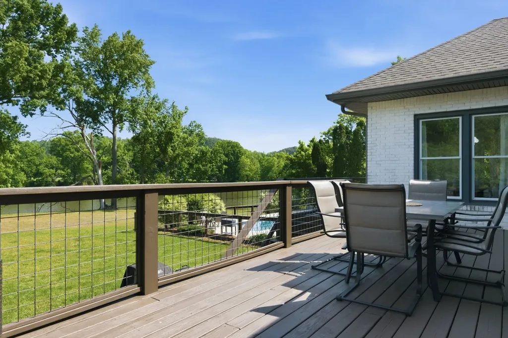 1014 Lakeview Circle Ashland City TN 37015