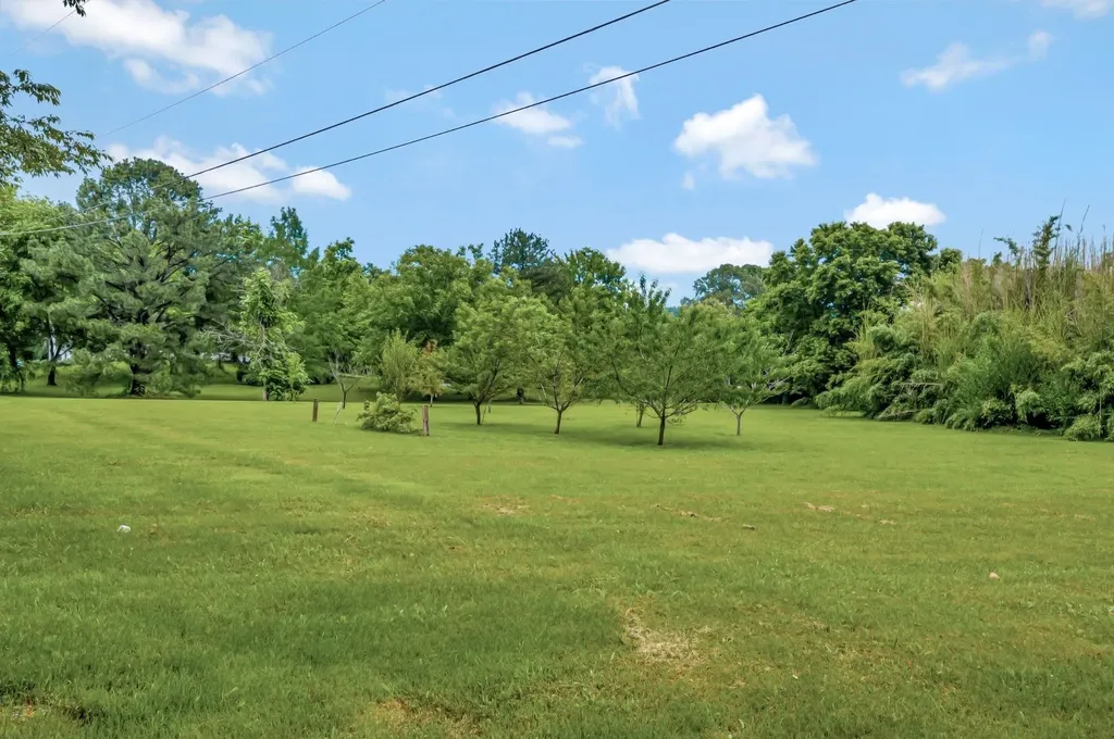 1014 Lakeview Circle Ashland City TN 37015