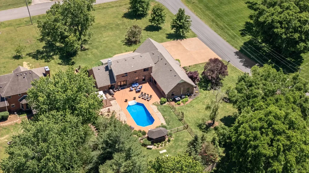 131 Arrowhead Drive Hendersonville TN 37075