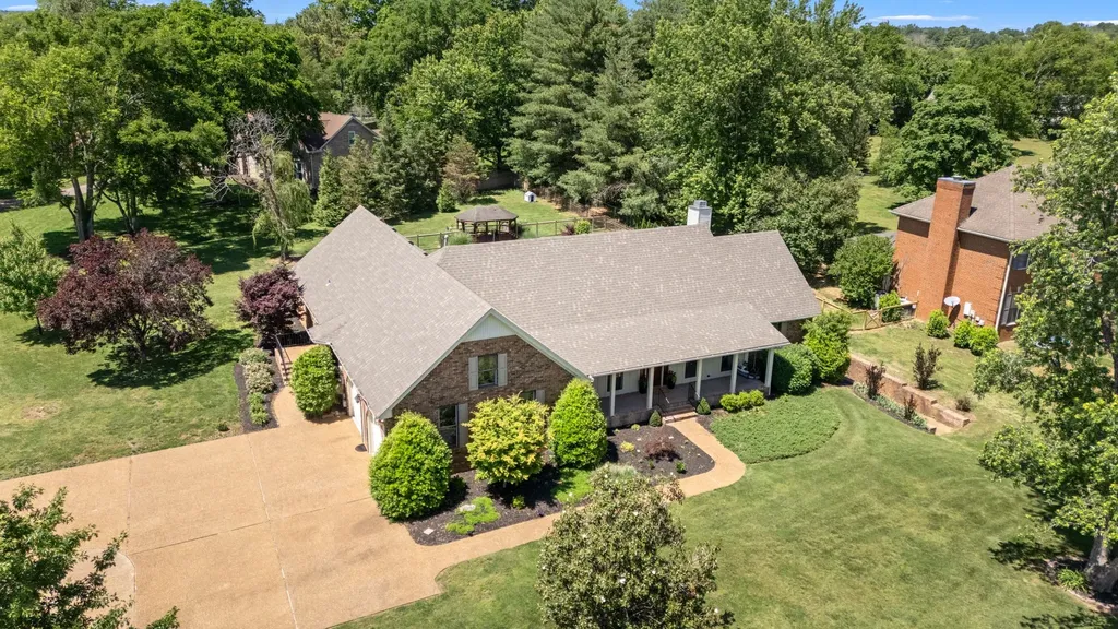 131 Arrowhead Drive Hendersonville TN 37075