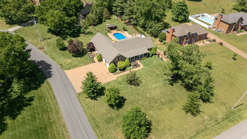 131 Arrowhead Drive Hendersonville TN 37075