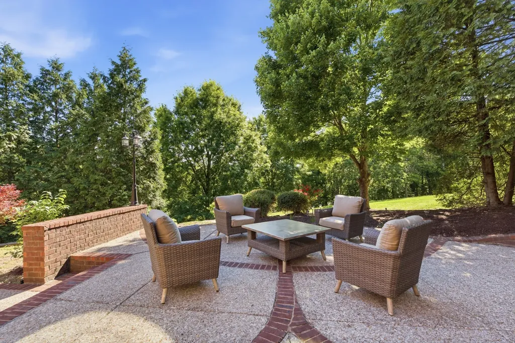 319 Hamlets End Way Franklin TN 37067