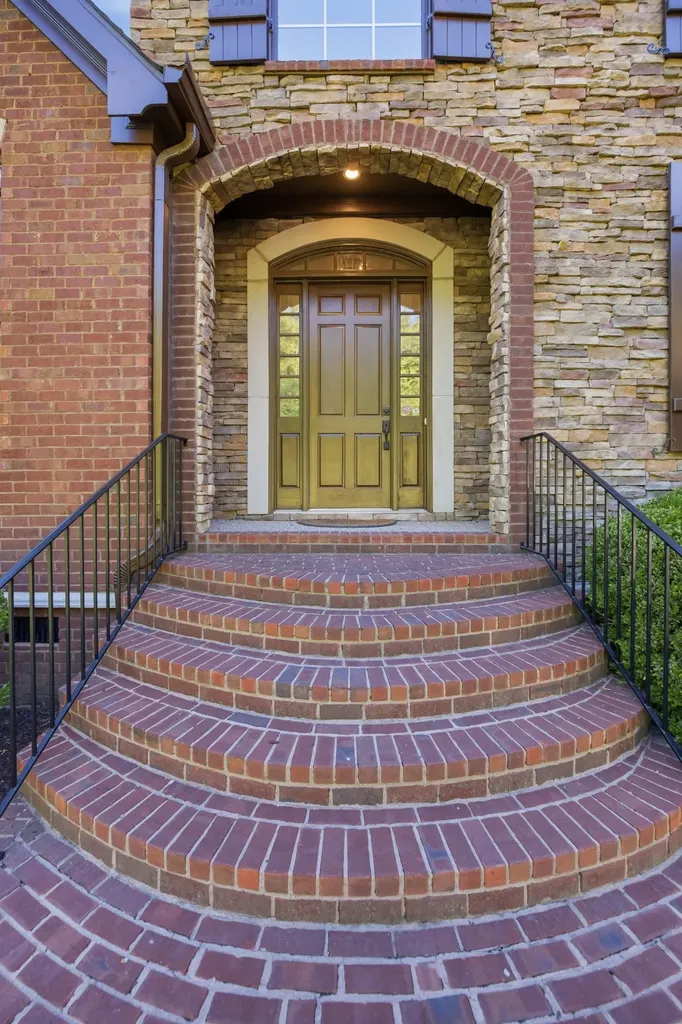 319 Hamlets End Way Franklin TN 37067